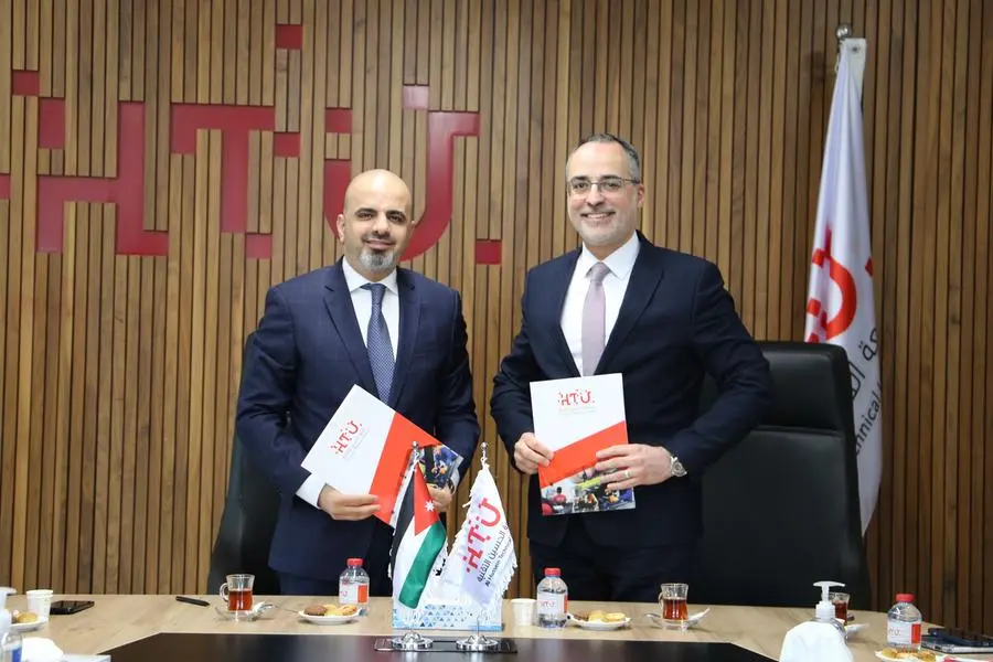 Saleem Hammad, Managing Director of talabat Jordan, and Professor Ismael Al-Hinti, President of Al Hussein Technical University. Image Courtesy: talabat Jordan
