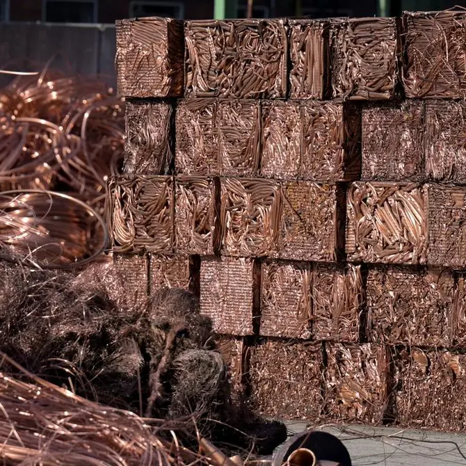 Copper softer on thin volumes with focus on higher inventories