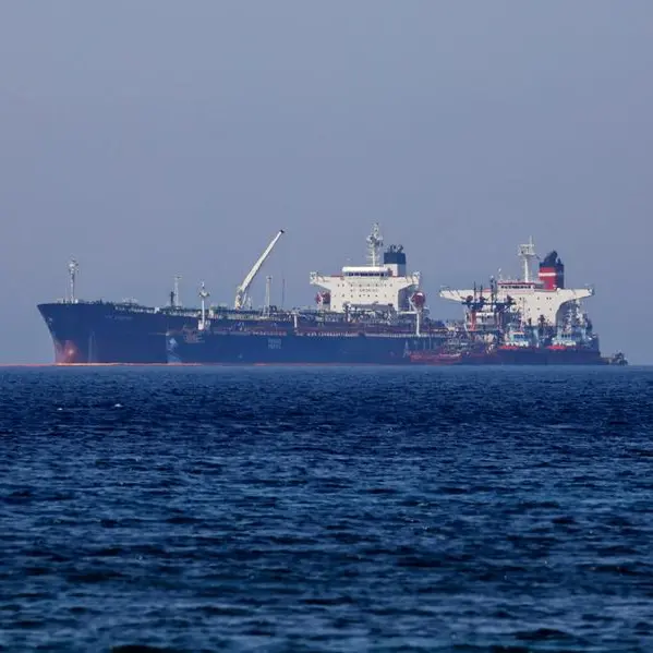 US mulls plan to disrupt Iran's oil by halting vessels at sea