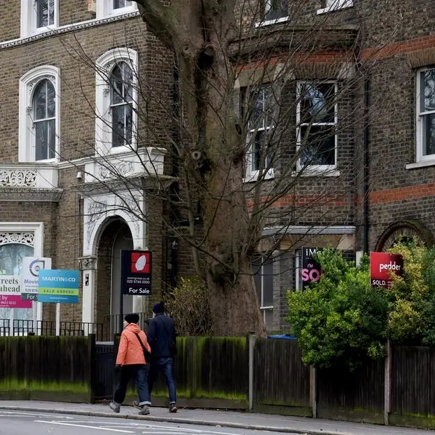 UK services sector grows at fastest pace since August, PMI shows