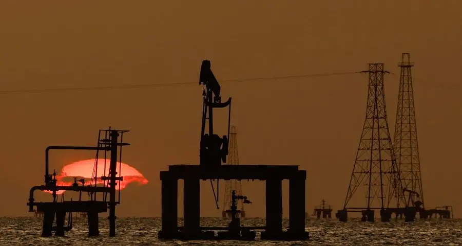 Oil rises over $1 as Iran crisis disrupts Middle East supply