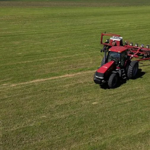 Chicago soy, wheat, corn rise on oil rally, Iran war