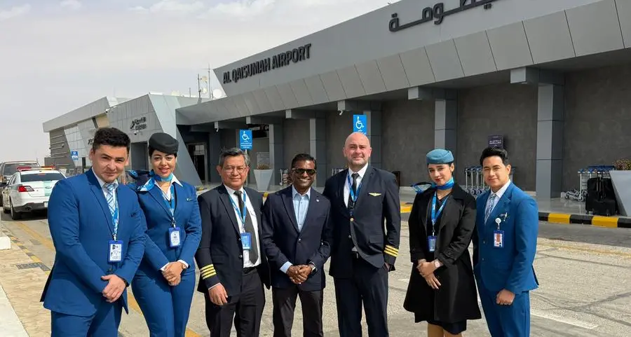 طيران الجزيرة تشغّل أول رحلة من مطار القيصومة إلى القاهرة