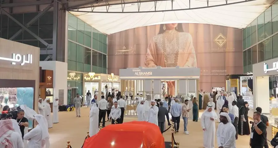 World’s largest gold frame unveiled at Expo Sharjah’s Watch and Jewellery Middle East Show