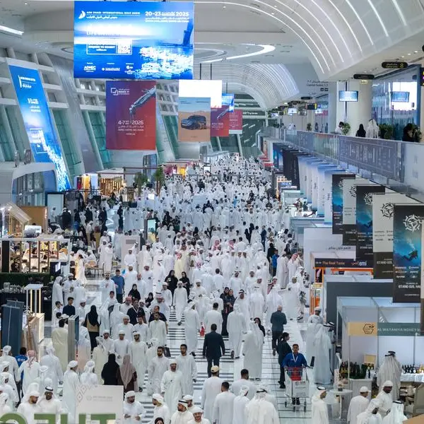معرض أبوظبي الدولي للصيد والفروسية يُسدل الستار عن فعاليات اليوم الخامس بالعروض التراثية والتجارب الثقافية الغنية