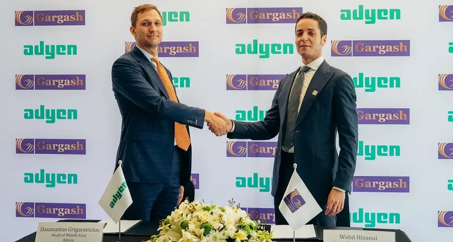 مجموعة قرقاش تتعاون مع أدين لإحداث نقلة نوعية في حلول الدفع