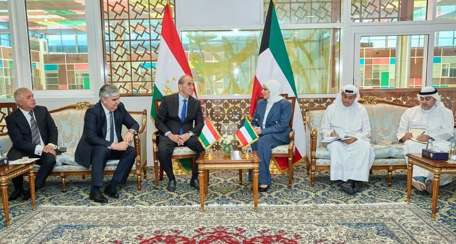 وزير المالية ووزير الدولة للشؤون الاقتصادية والاستثمار تلتقي بمعالي نائب رئيس الوزراء ومعالي وزير مالية جمهورية طاجيكستان لمناقشة آفاق التعاون الاقتصادي والمالي بين البلدين