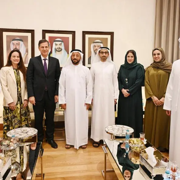 غرفة الشارقة تبحث آفاق التعاون مع الغرفة العربية البرازيلية وتتسلم دعوة للمشاركة في منتدى ساو باولو