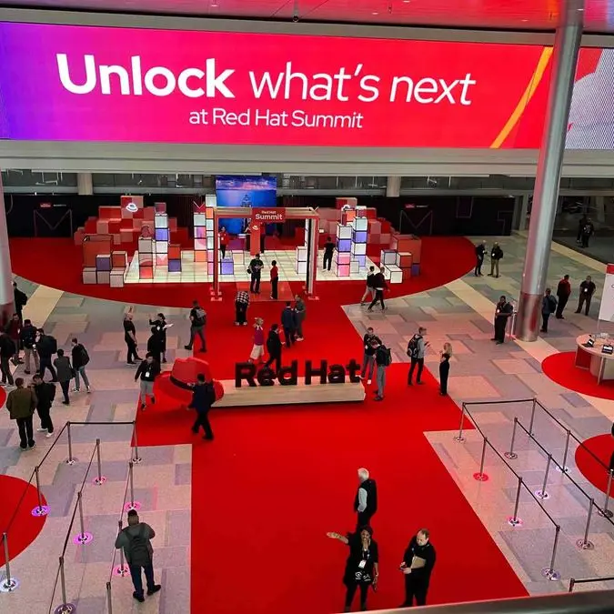 Red Hat optimizes Red Hat AI to speed enterprise AI deployments across models, AI accelerators and clouds