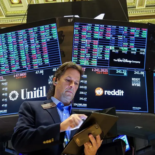 Wall St futures subdued, focus on retailers' earnings, Fed symposium