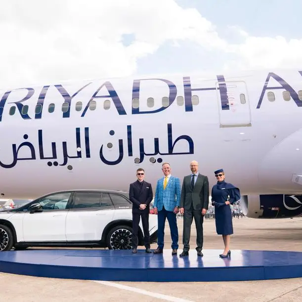 طيران الرياض يعلن عن شراكة استراتيجية مع \" Blacklane\" للنقل الفاخر خلال معرض باريس الجوي 2025