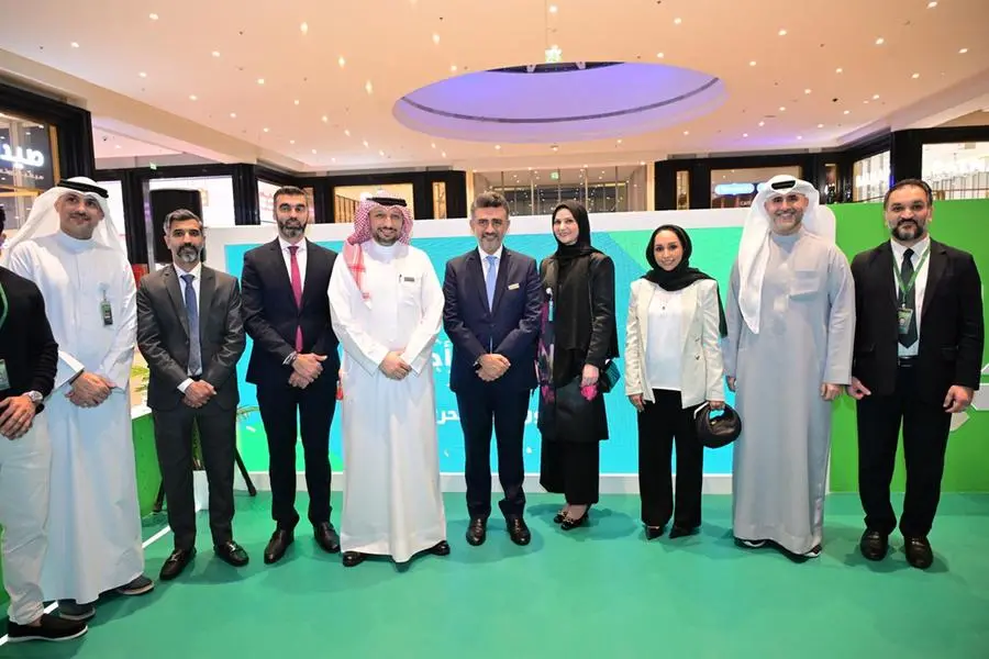 بيت التمويل الكويتي - البحرين يعلن فوز طاهر سعيد أحمد بجائزة الحلم من \"حصادي\"