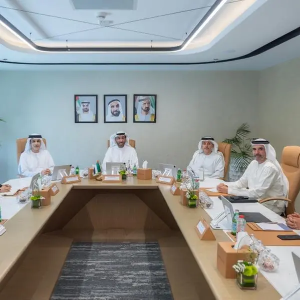 مجلس إدارة مؤسسة الإمارات للخدمات الصحية يعقد اجتماعه الأول بتشكيله الجديد ويؤكد مواصلة مسيرة التميز والابتكار في القطاع الصحي