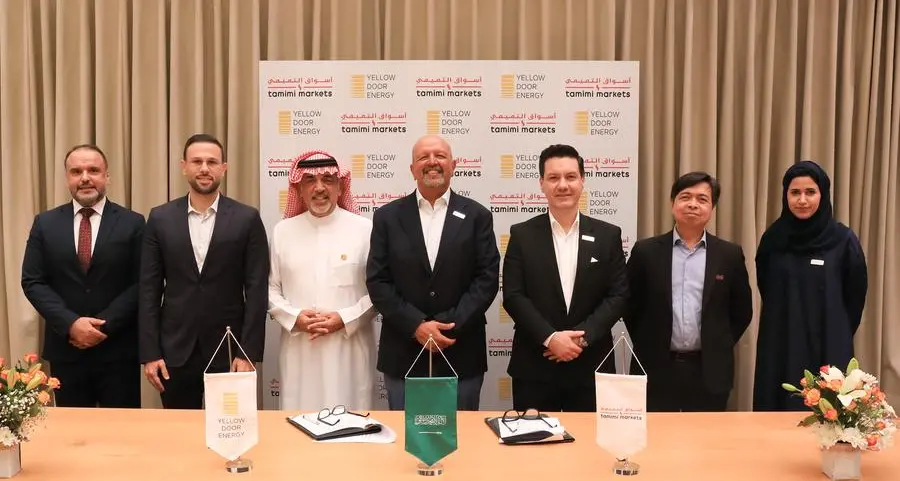 أسواق التميمي وYellow Door Energy توقعان عقد تأجير محطة طاقة شمسية