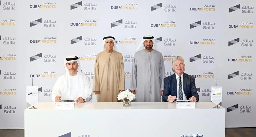 \"مطارات دبي\" و\"سالك\" توقعان اتفاقية تمكين الدفع السلس لمواقف المركبات لمدة 10 سنوات