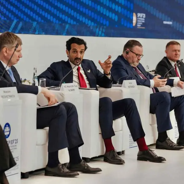 معالي عبدالله بن طوق يستعرض تجربة الإمارات في تنويع وتنافسية الاقتصاد الوطني خلال مشاركته في منتدى سان بطرسبرغ الاقتصادي 2025