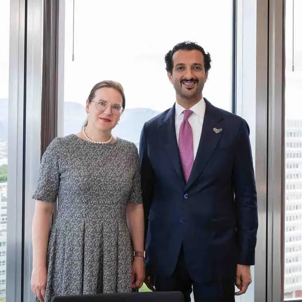معالي بن طوق يبحث مع وزراء ومسؤولين من سنغافورة وإستونيا وإسبانيا واليابان و\"الويبو\" تعزيز التعاون في تطبيقات حماية الملكية الفكرية