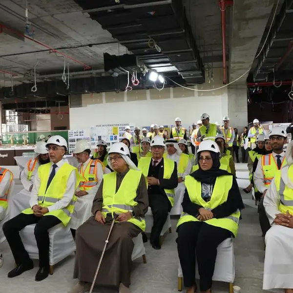 رئيس المجلس الأعلى للصحة وعدد من الوزراء وكبار المسؤولين يطلعون على تطورات مشروع مدينة الملك عبد الله بن عبد العزيز الطبية