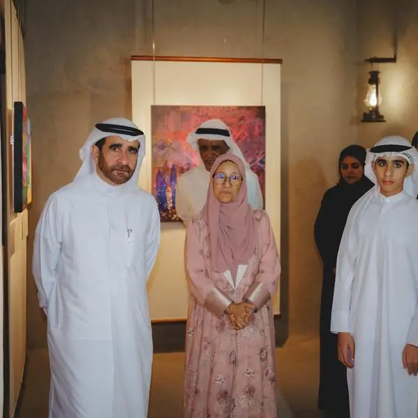 هيثم بن صقر القاسمي يفتتح معرض \"أطياف الزمن الجميل\" في بيت الشيخ سعيد بن حمد القاسمي