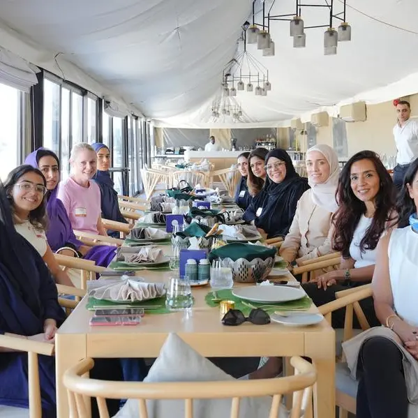 شراع يختتم النسخة الأولى من زمالة الشارقة لصانعات الأثر