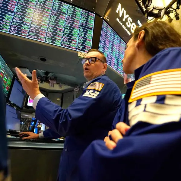 US stocks edge up on final day of strong year