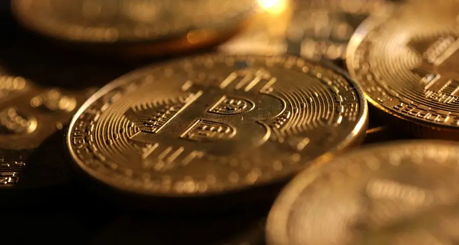 US banks tiptoe toward crypto, awaiting more green light from regulators
