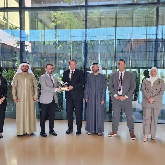 مركز باحثي الإمارات ودائرة رأس الخيمة للمعرفة يرسّخان اقتصاد المعرفة عبر البحث العلمي