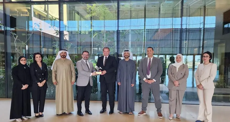 مركز باحثي الإمارات ودائرة رأس الخيمة للمعرفة يرسّخان اقتصاد المعرفة عبر البحث العلمي