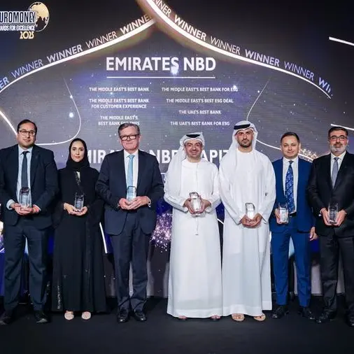 بنك الإمارات دبي الوطني يُتوّج بثماني جوائز مرموقة خلال حفل توزيع جوائز يوروموني للتميز 2025