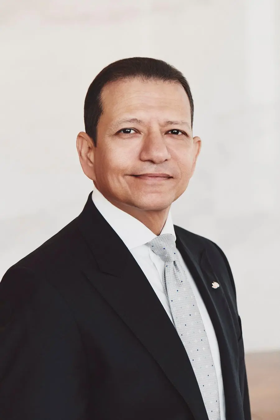 المشرق يفتتح إصدارات البنوك الإماراتية من أدوات رأس المال الثانوية لعام 2026