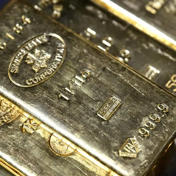 Gold heads for weekly loss amid oil-driven inflation concerns