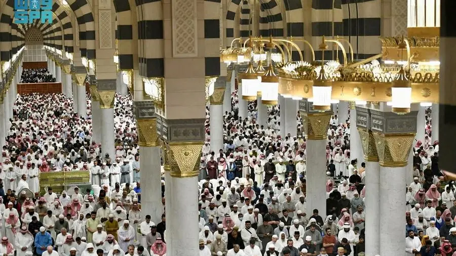 Six categories are permitted to enter Makkah with an Absher permit