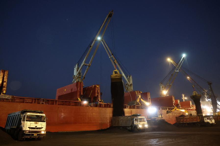 India weighs rule to maximise output at imported-coal plants, sources say