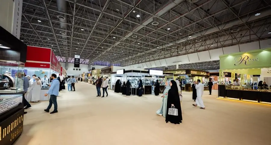 \"الشرق الأوسط للساعات والمجوهرات\" ينطلق غداً في إكسبو الشارقة بمشاركات دولية واسعة وعروض حصرية لأحدث المشغولات الذهبية