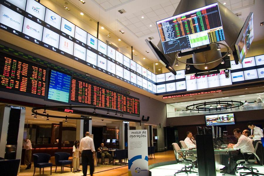 Emerging market debt sale surge defies global turmoil amid signs of de-dollarisation