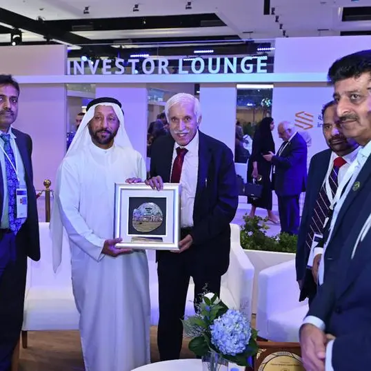 غرفة الشارقة تستعرض دورها في استقطاب الاستثمارات خلال مشاركتها في \"منتدى الشارقة للاستثمار 2025\"