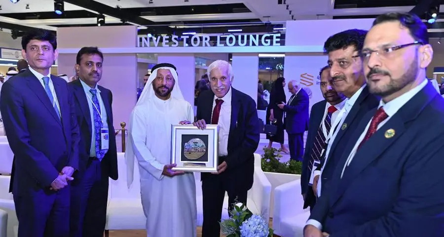 غرفة الشارقة تستعرض دورها في استقطاب الاستثمارات خلال مشاركتها في \"منتدى الشارقة للاستثمار 2025\"