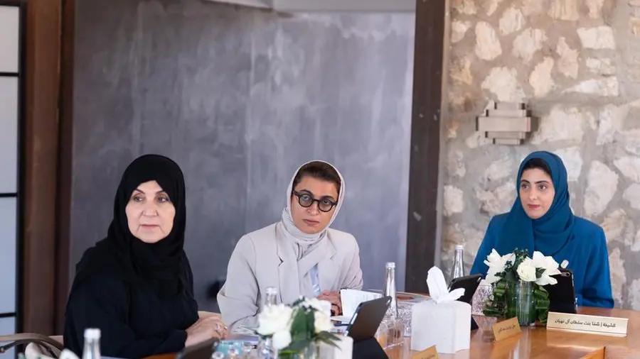 بدور القاسمي تترأس اجتماع مجلس أمناء \"كلمات\" وتضع خارطة توسّع العمل الإنساني والمعرفي لعام 2026