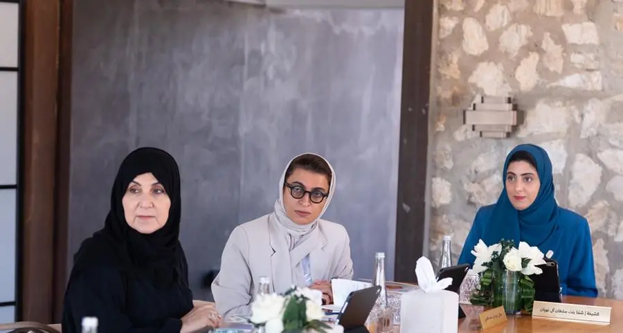 بدور القاسمي تترأس اجتماع مجلس أمناء \"كلمات\" وتضع خارطة توسّع العمل الإنساني والمعرفي لعام 2026