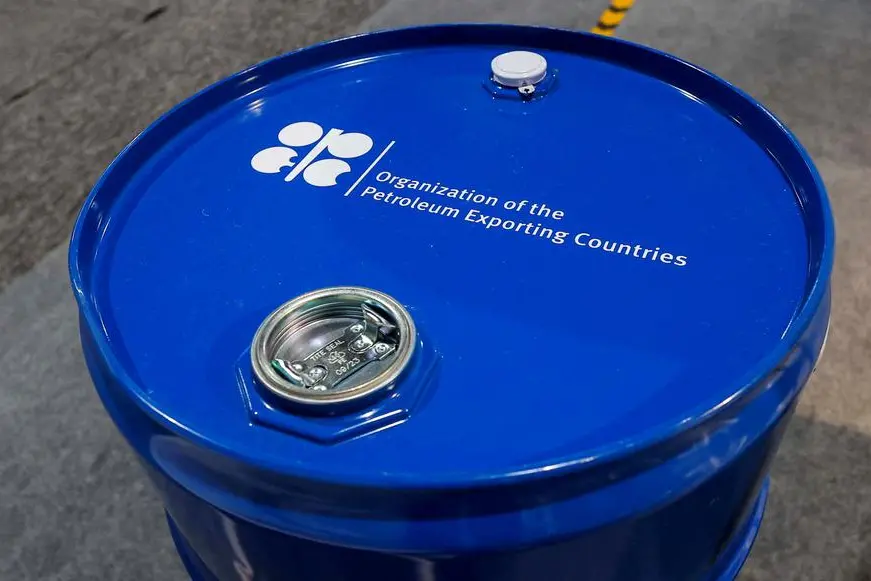 OPEC oil output falls in December on Iran and Venezuela, Reuters survey finds