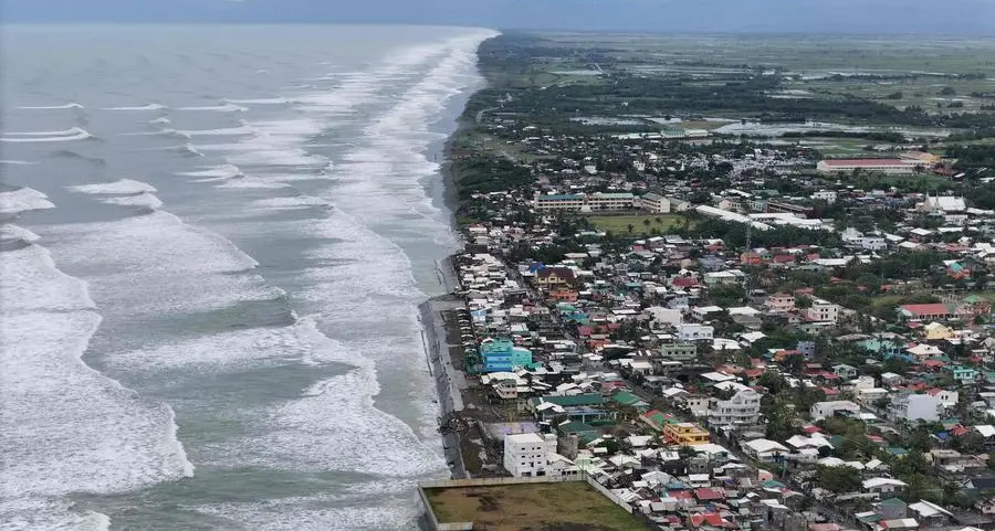 Typhoon Yinxing slams into northern Philippines, thousands evacuated