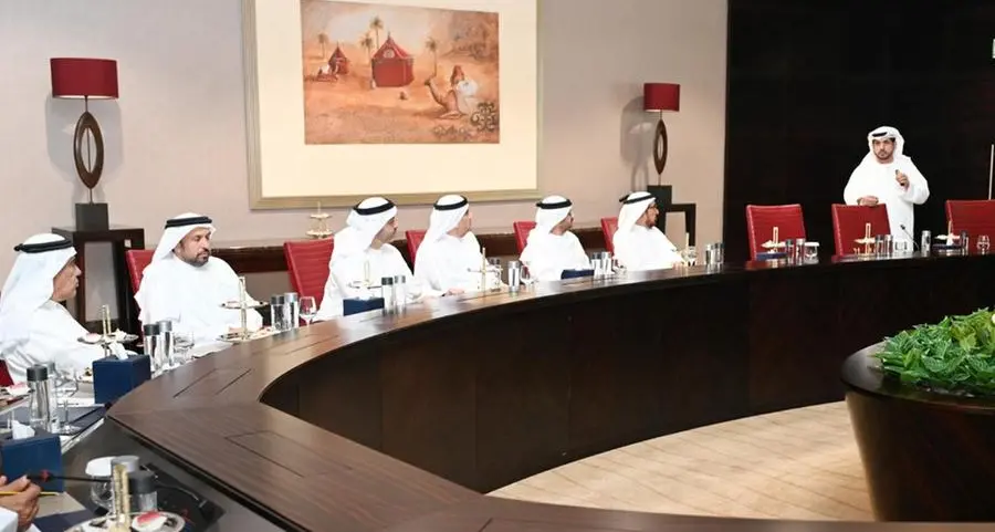 غرفة الشارقة تستشرف الفرص الاستثمارية التي يوفرها الذكاء الاصطناعي للمؤسسات الصغيرة والمتوسطة