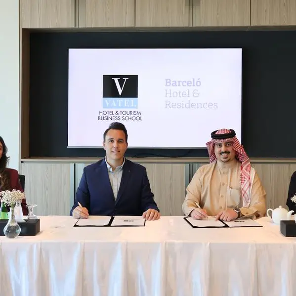 \"فاتيل البحرين\" توقّع أول شراكة تدريبية مع علامة فندقية إسبانية بالتعاون مع فندق \"بارسيلو البحرين\"