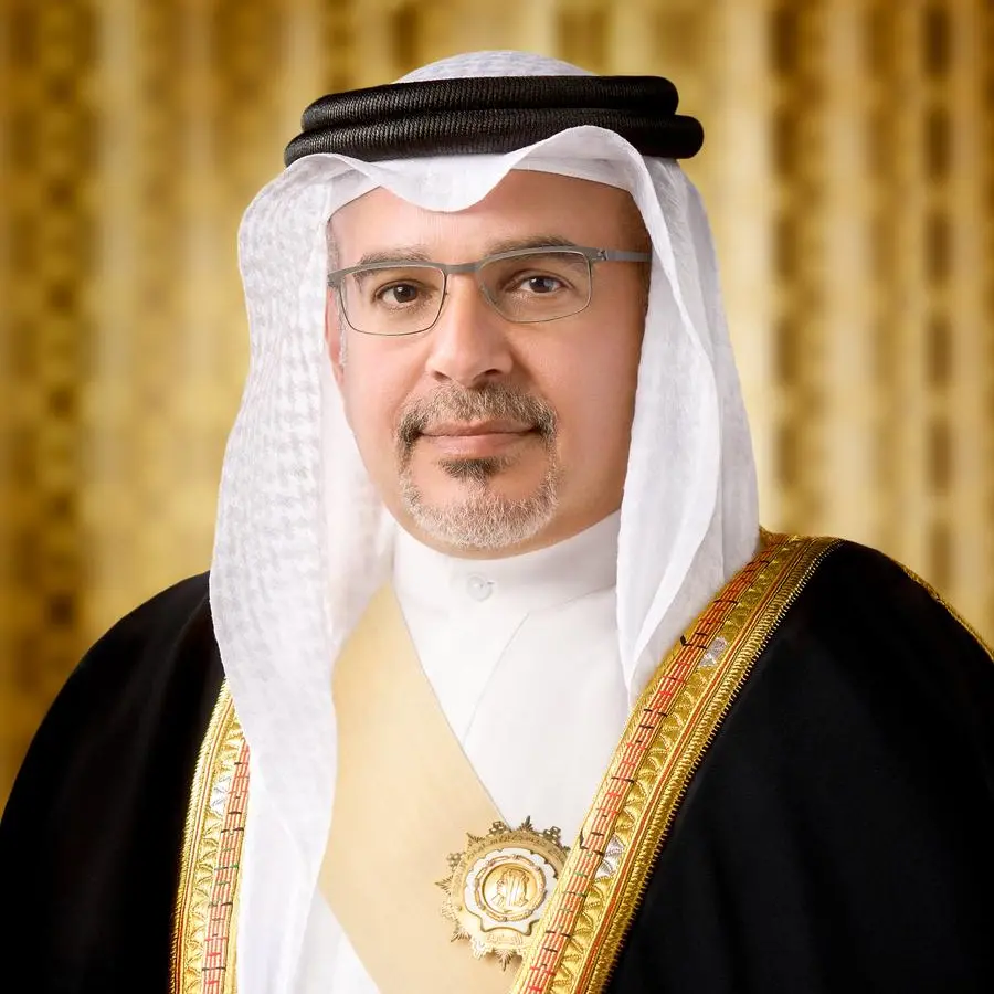 جامعة الخليج العربيّ تحتفل بتخريج دفعة جديدة من طلابها
