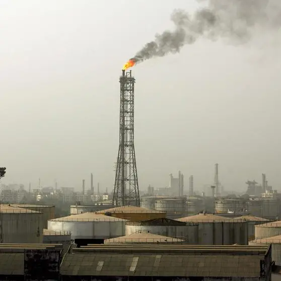 Middlemen offer Iranian oil to Indian refiners after US waiver, sources say