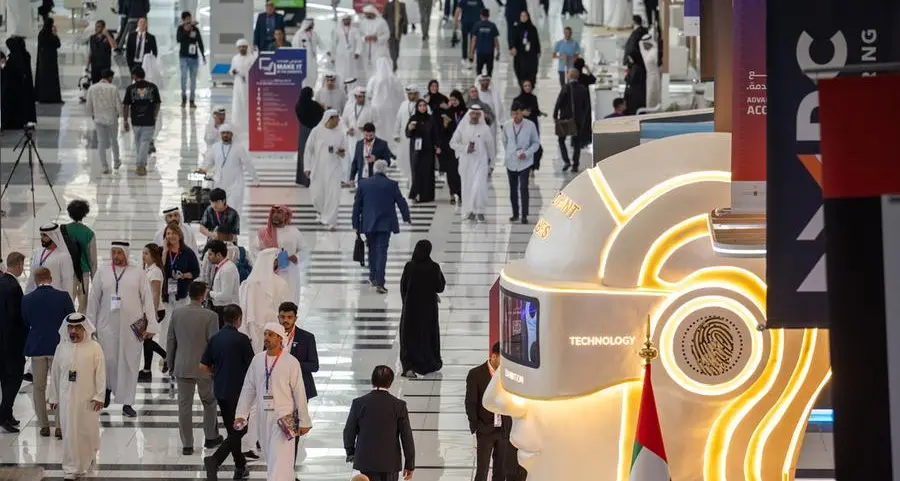 \"اصنع في الإمارات2025\" يختتم أعمال اليوم الثالث بنجاح تحت شعار التصنيع الذكي، الصناعة 4.0 والذكاء الاصطناعي