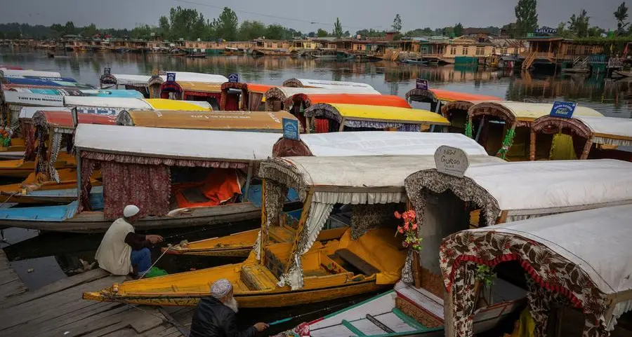 Kashmir prepares for tourism 'long lull' as war cries ring loud