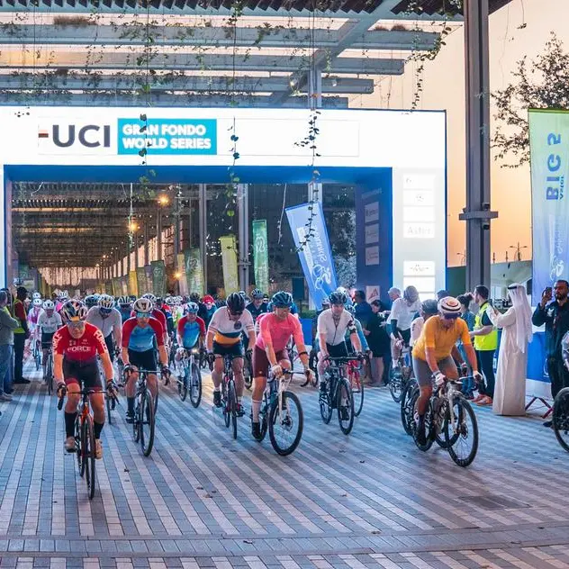 طرقات دبي تنبض بالحياة مع مشاركة الآلاف في النسخة 16 من تحدي سبينس دبي 92 للدراجات