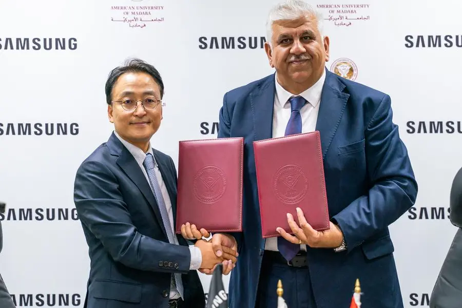\"سامسونج إلكترونيكس المشرق العربي\" والجامعة الأمريكية في مادبا توقعان مذكرة تفاهم