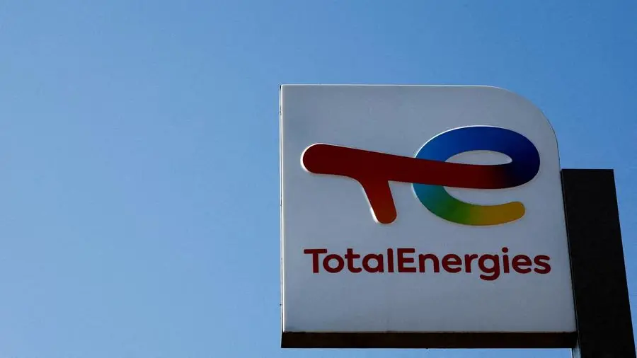 Dubai crude's premium slumps as sellers pile offers onto TotalEnergies